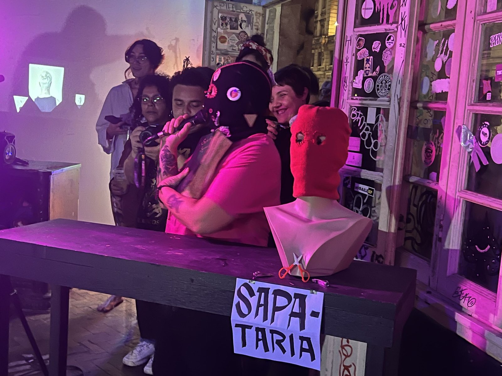 Celebre-ação: noite de pregação sapatão